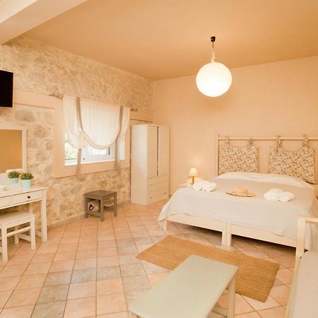 Paloma Luxury Studios Panormos  Bagian luar foto