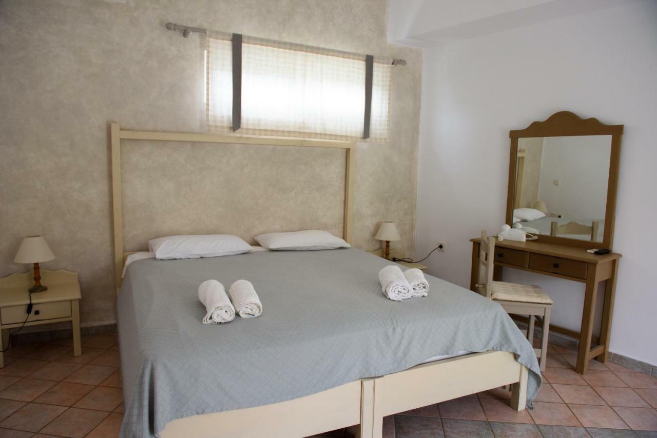 Paloma Luxury Studios Panormos  Bagian luar foto